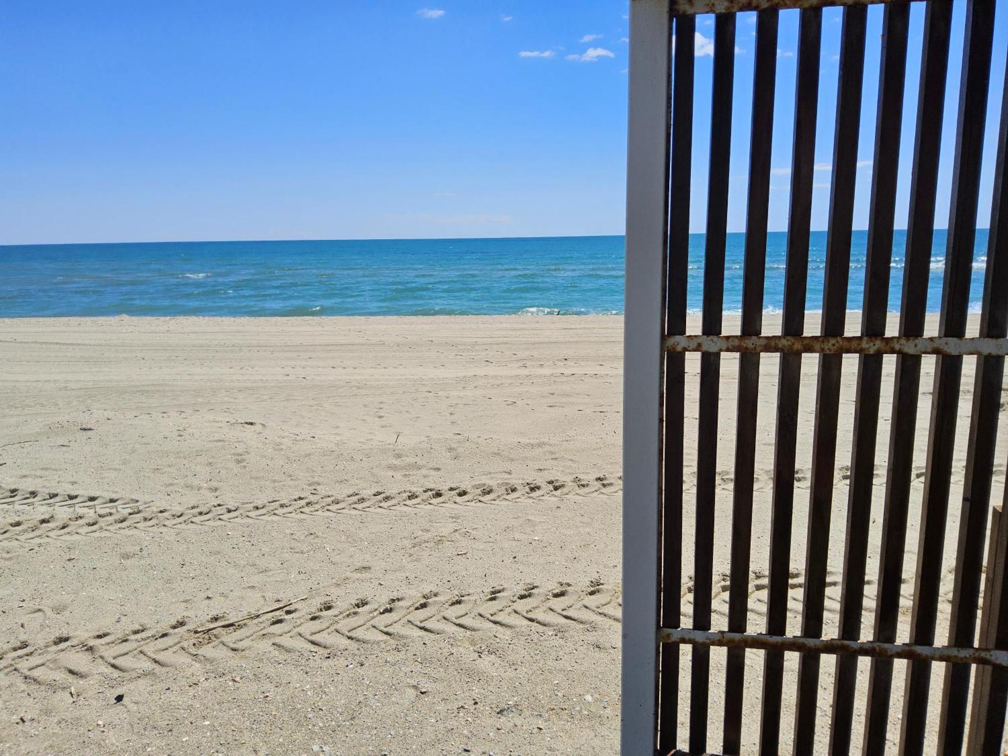 L'Azur 4 Pers Clim Parking Acces Plage Direct Le Barcares Exterior photo